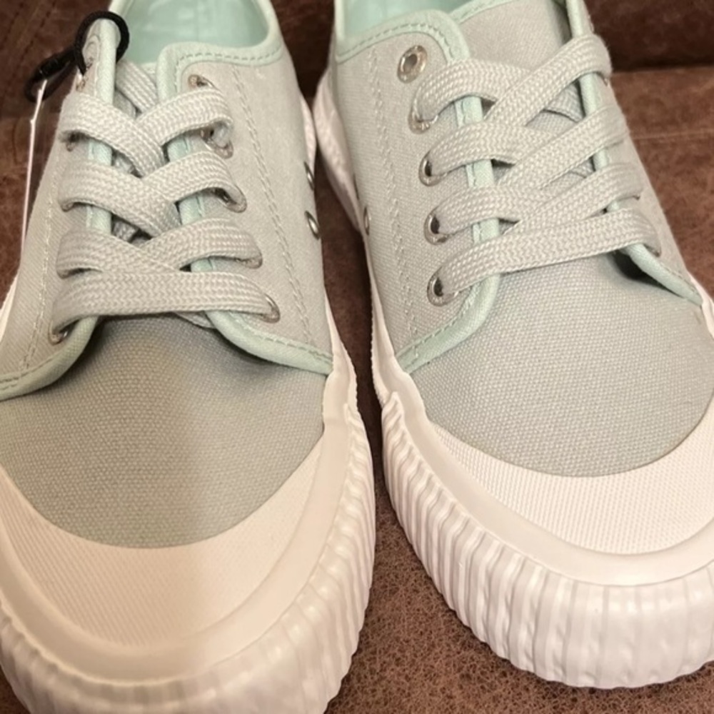 New In Box Guffy's Womens Olive Green Fashion Sneaker Size 8.5‎ 🔥🔥